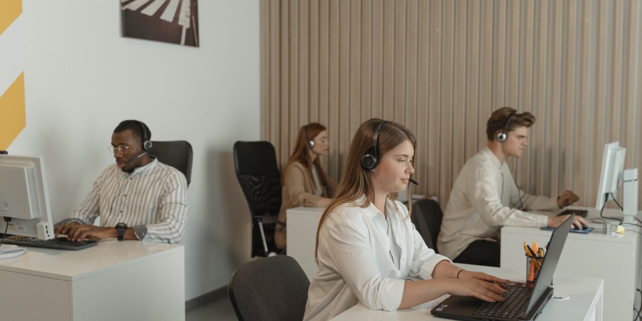Outsourcing : definition, advantages and disadvantages