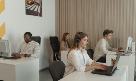 Outsourcing : definition, advantages and disadvantages