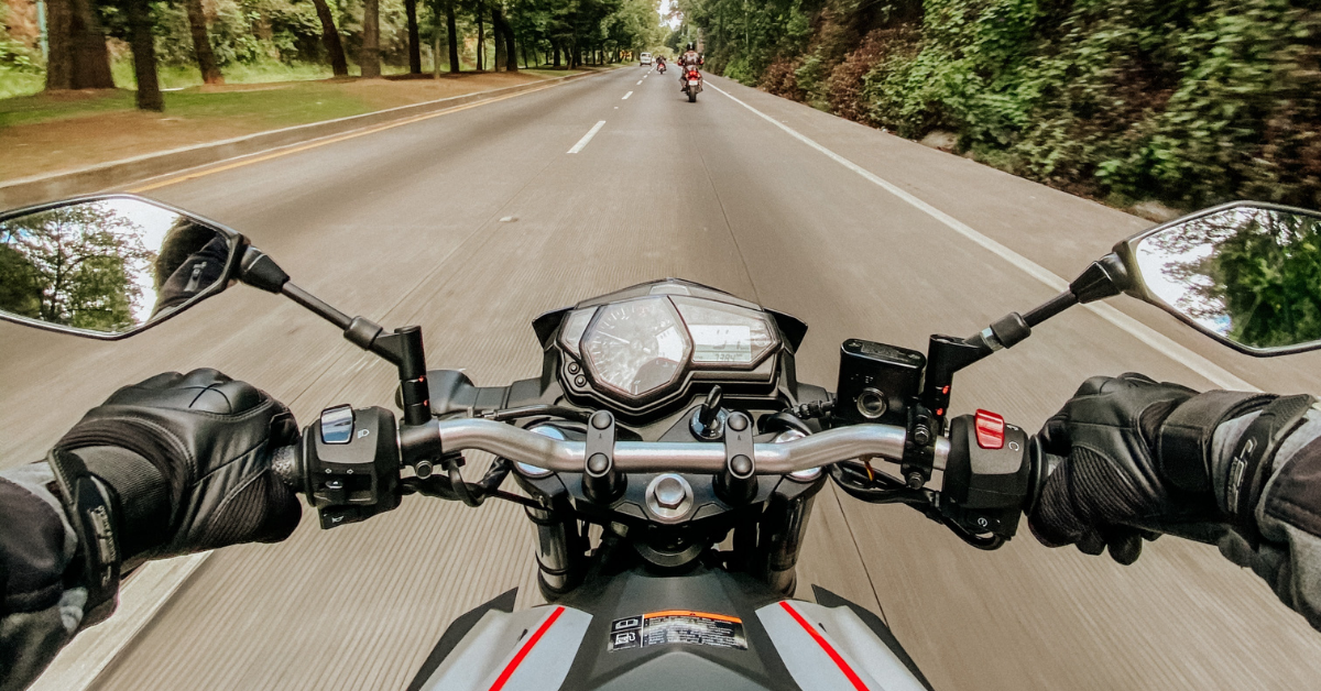 Can I ride a motorcycle with a car letter ?